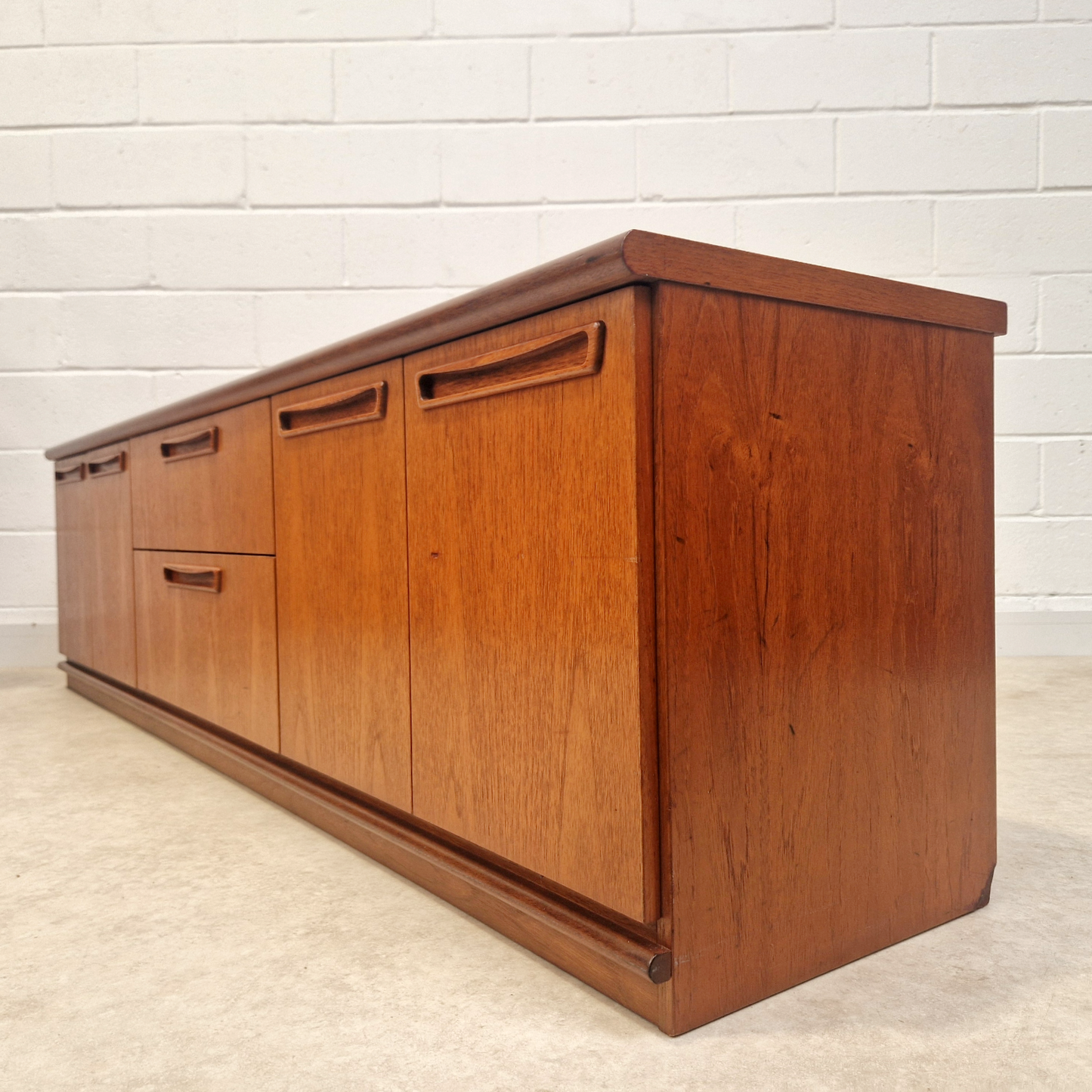 Meredew Vintage Mid Century Danish Design Medium Teak Long Sideboard Buffet Credenza