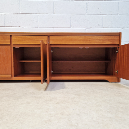 William Lawrence Vintage Mid Century 1960s Danish Deisign Sideboard Credenza