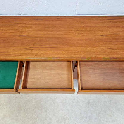 William Lawrence Vintage Mid Century 1960s Danish Deisign Sideboard Credenza