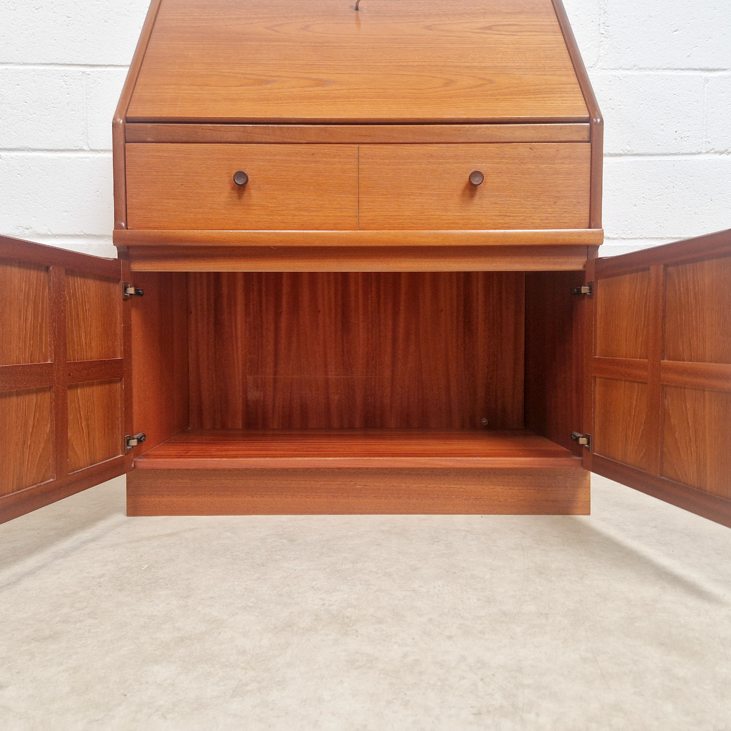 Parker Knoll Mid Century Medium Teak Compact Danish Design Retro Bureau Sideboard Desk