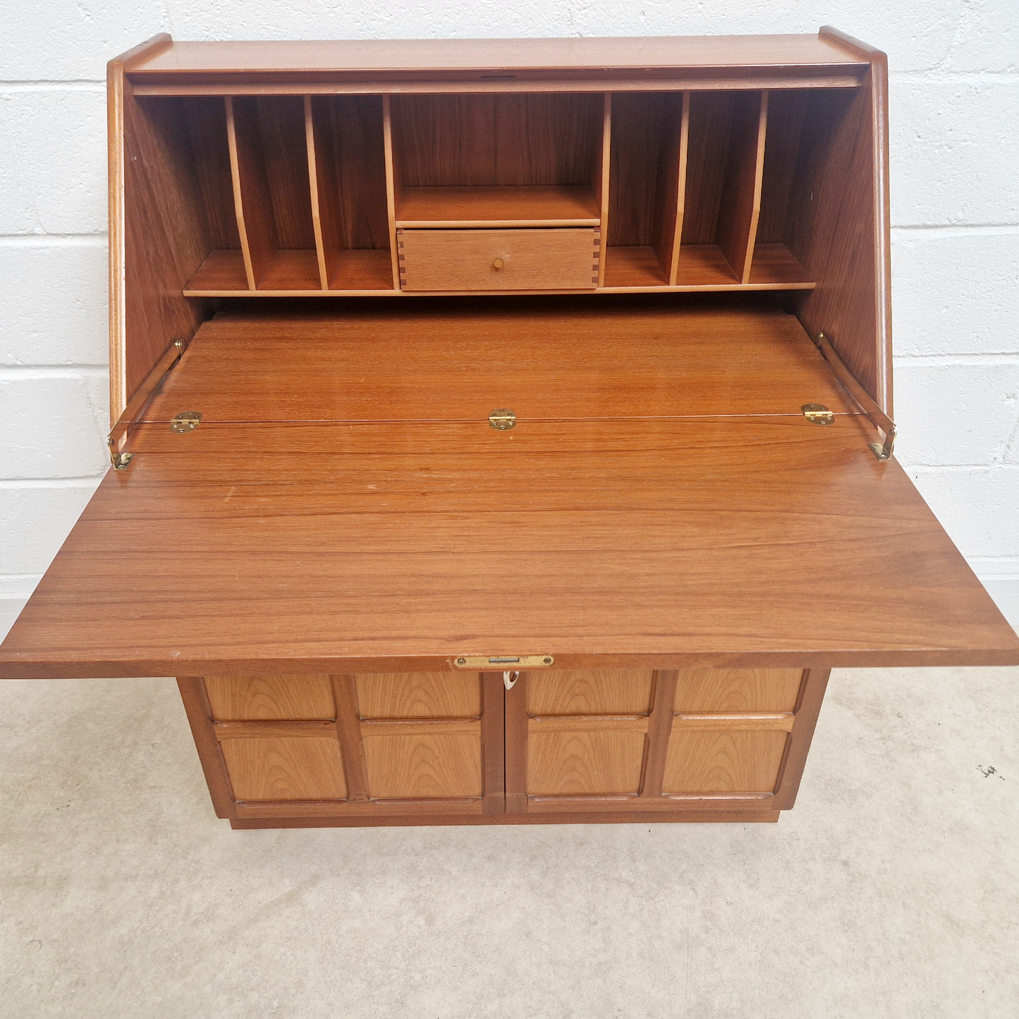 Parker Knoll Mid Century Medium Teak Compact Danish Design Retro Bureau Sideboard Desk
