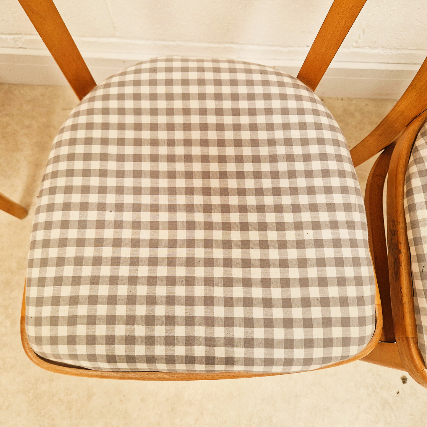 Vintage Mid Century 1960s Beech & Gingham Formica Round Drop Leaf Dining Table
