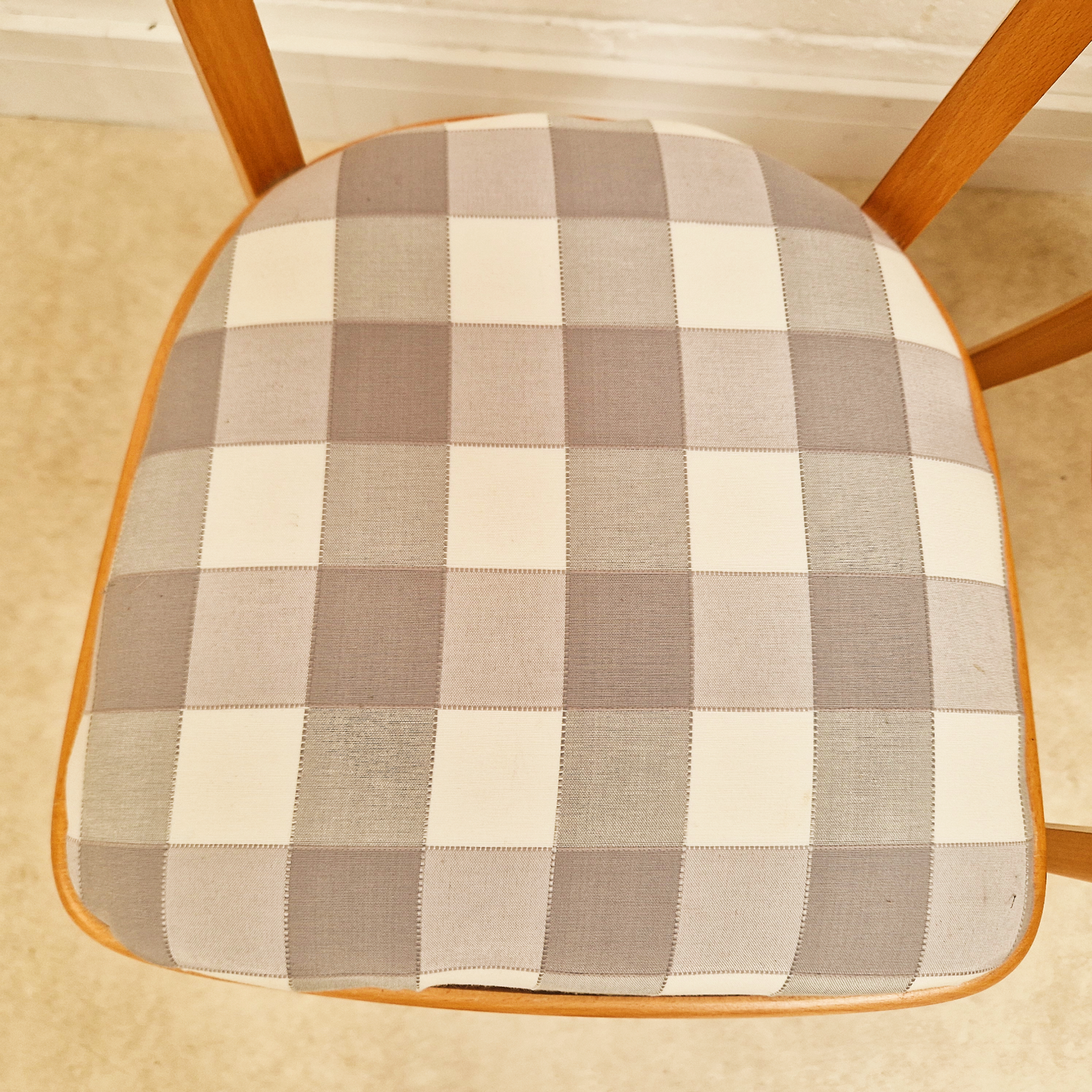 Vintage Mid Century 1960s Beech & Gingham Formica Round Drop Leaf Dining Table