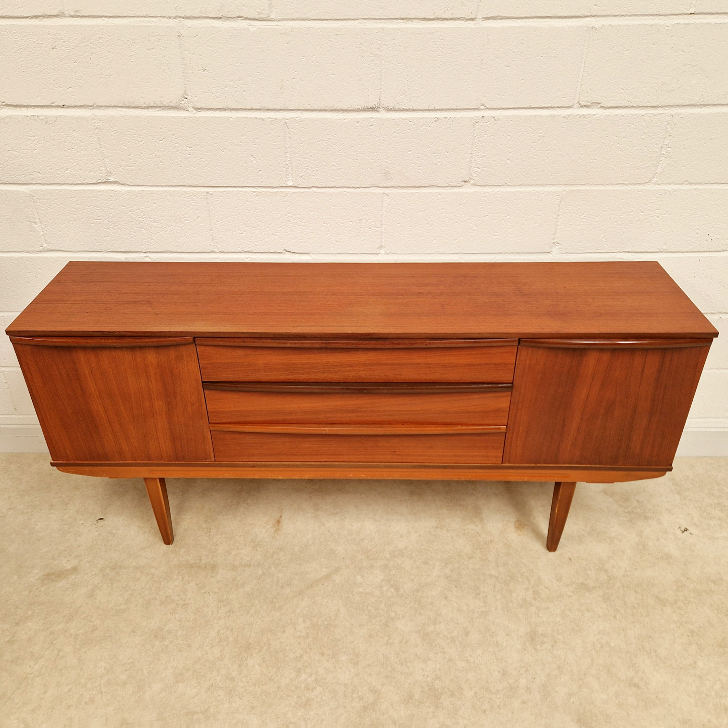 Vintage Mid Century Medium Teak Danish Design Sideboard Buffet Credenza