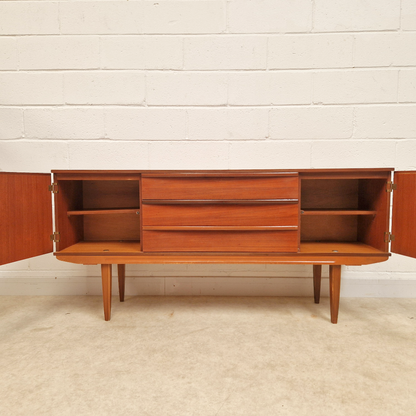Vintage Mid Century Medium Teak Danish Design Sideboard Buffet Credenza