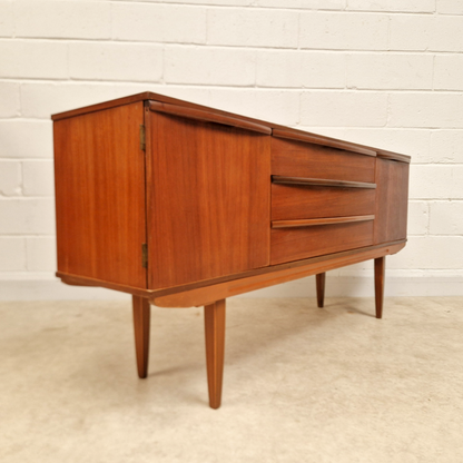 Vintage Mid Century Medium Teak Danish Design Sideboard Buffet Credenza