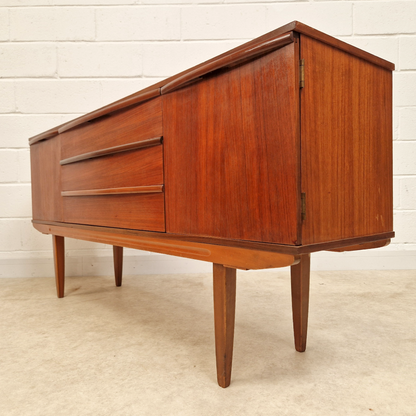 Vintage Mid Century Medium Teak Danish Design Sideboard Buffet Credenza