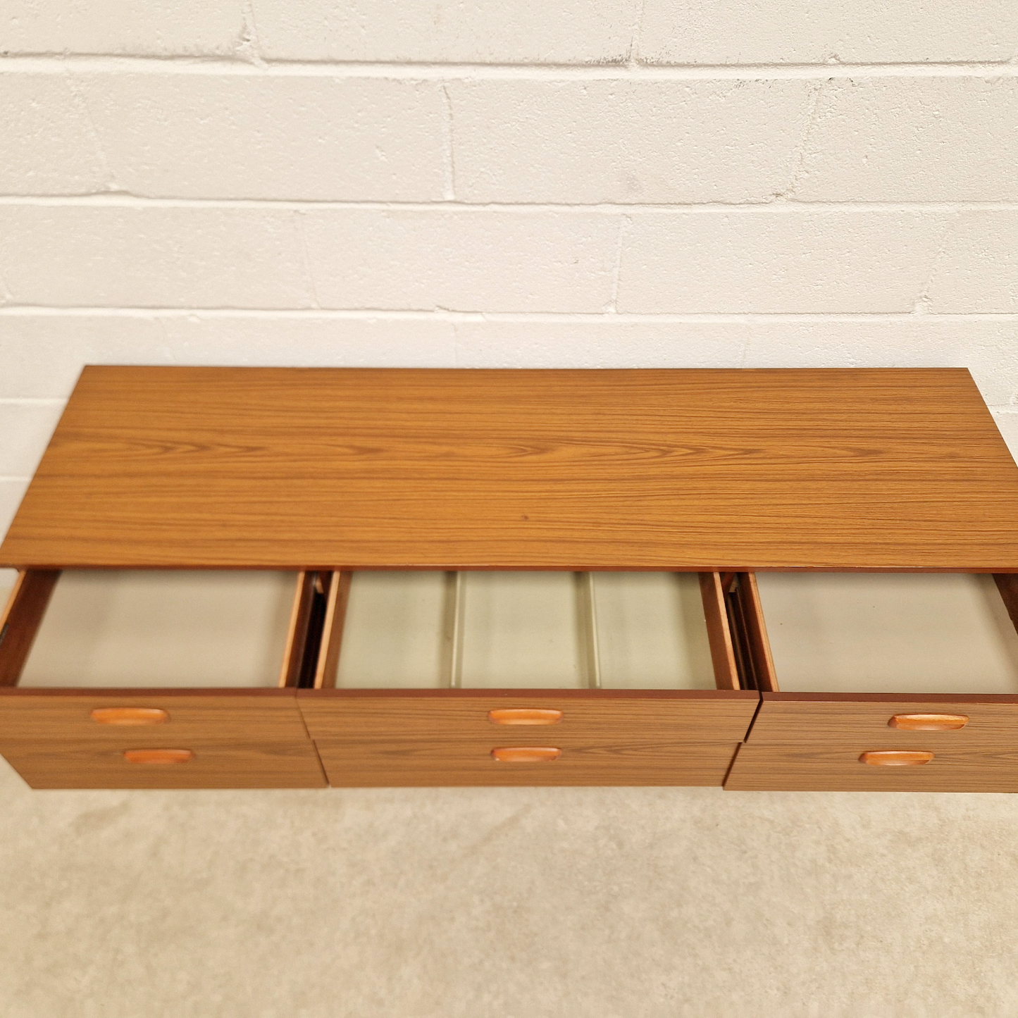 Schreiber Vintage Mid Century Scandinavian Design Sideboard Credenza