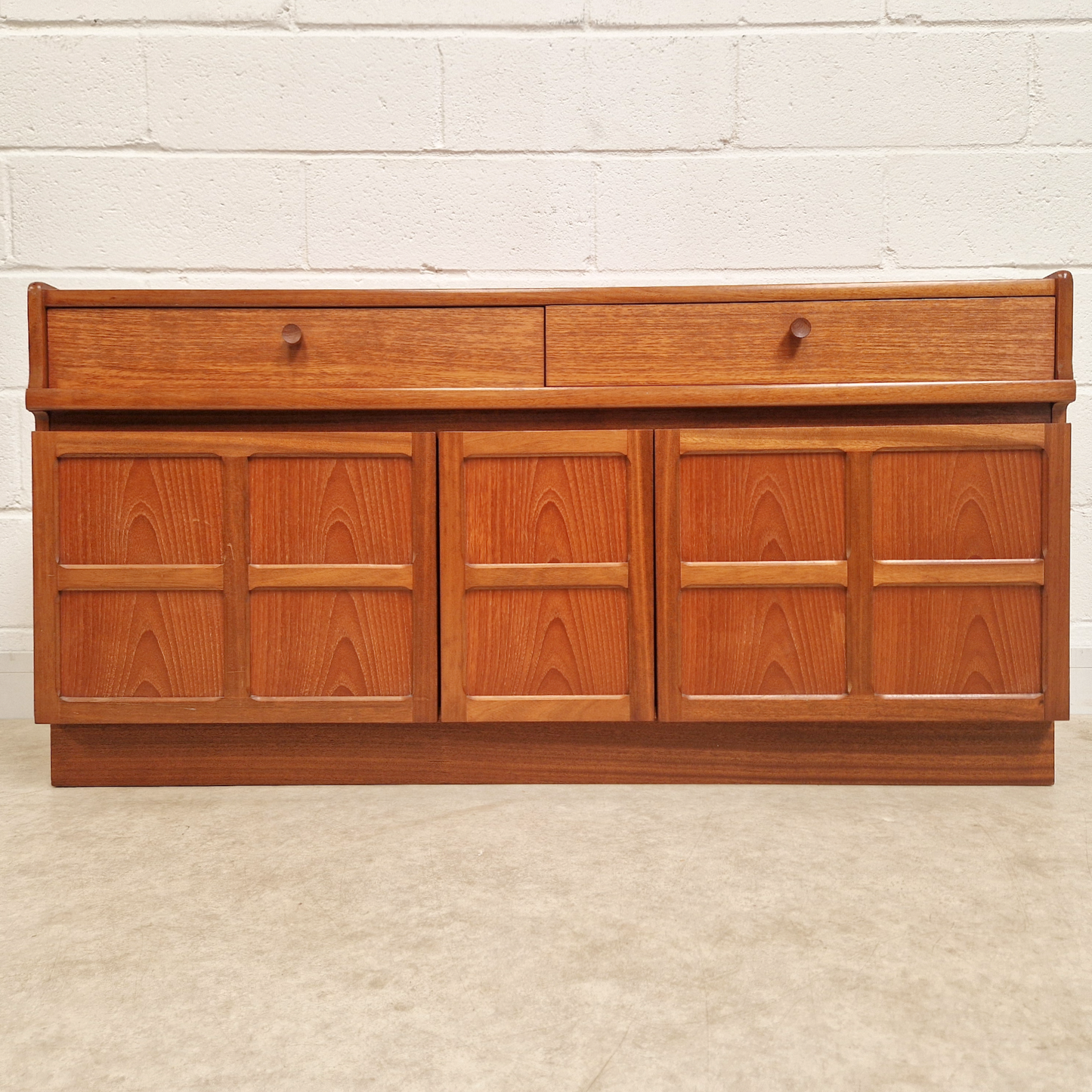 Nathan Parker Knoll Vintage Mid Century Danish Design Sideboard Media LP Storage PG272