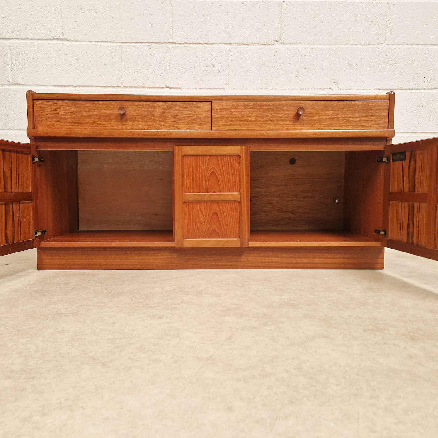 Nathan Parker Knoll Vintage Mid Century Danish Design Sideboard Media LP Storage PG272