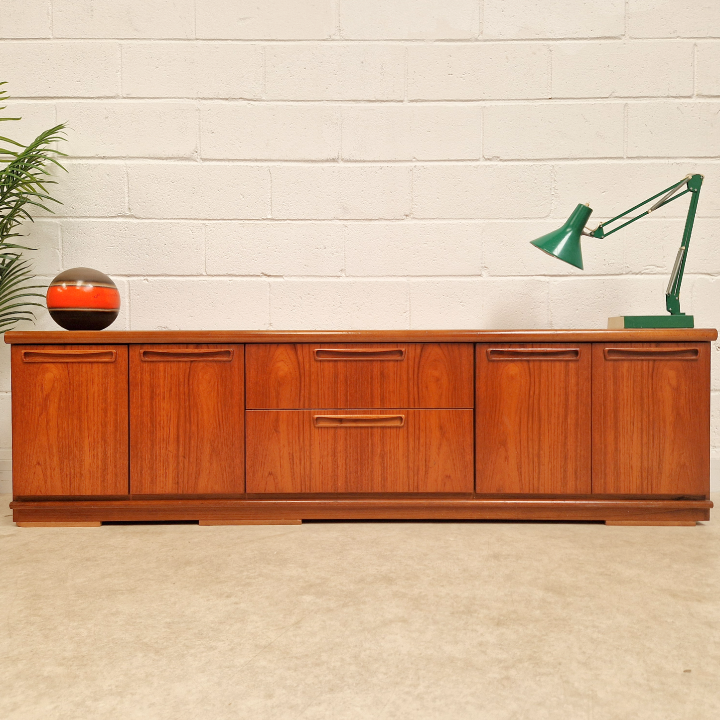 Meredew Vintage Mid Century Danish Design Medium Teak Long Sideboard Buffet Credenza