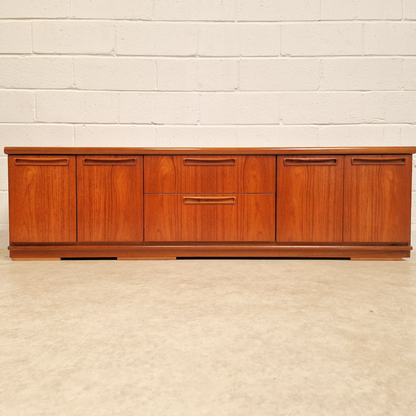 Meredew Vintage Mid Century Danish Design Medium Teak Long Sideboard Buffet Credenza