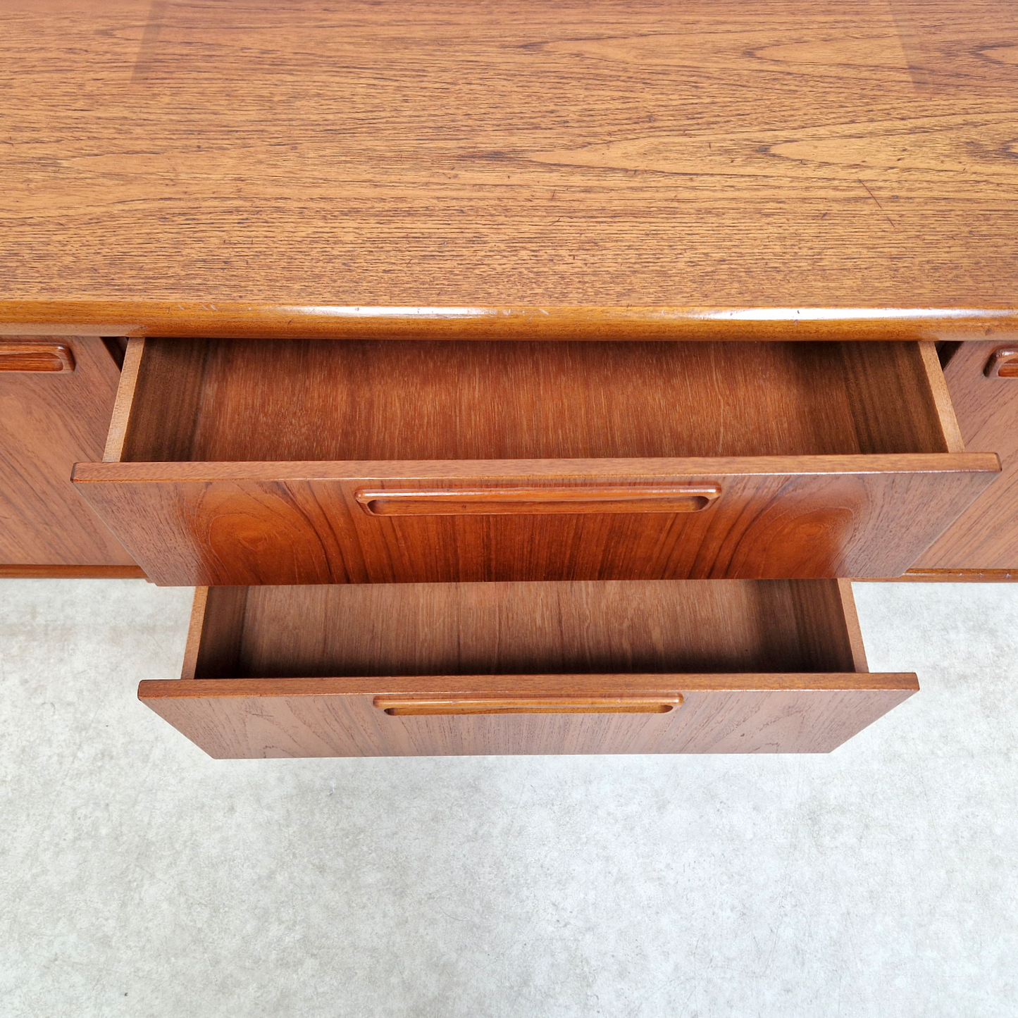 Meredew Vintage Mid Century Danish Design Medium Teak Long Sideboard Buffet Credenza