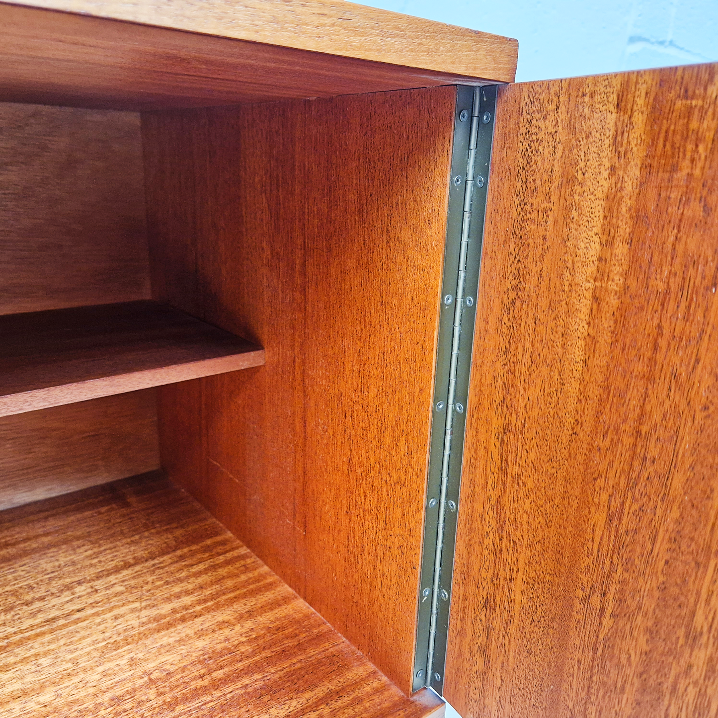 Avalon Vintage 1960s Danish Medium Teak Design Long John Sideboard Buffet Credenza