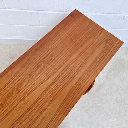 Avalon Vintage 1960s Danish Medium Teak Design Long John Sideboard Buffet Credenza