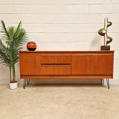 William Morris Vintage Mid Century Medium Teak Danish Design Sideboard Buffet Credenza