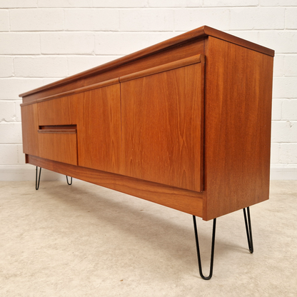 William Morris Vintage Mid Century Medium Teak Danish Design Sideboard Buffet Credenza