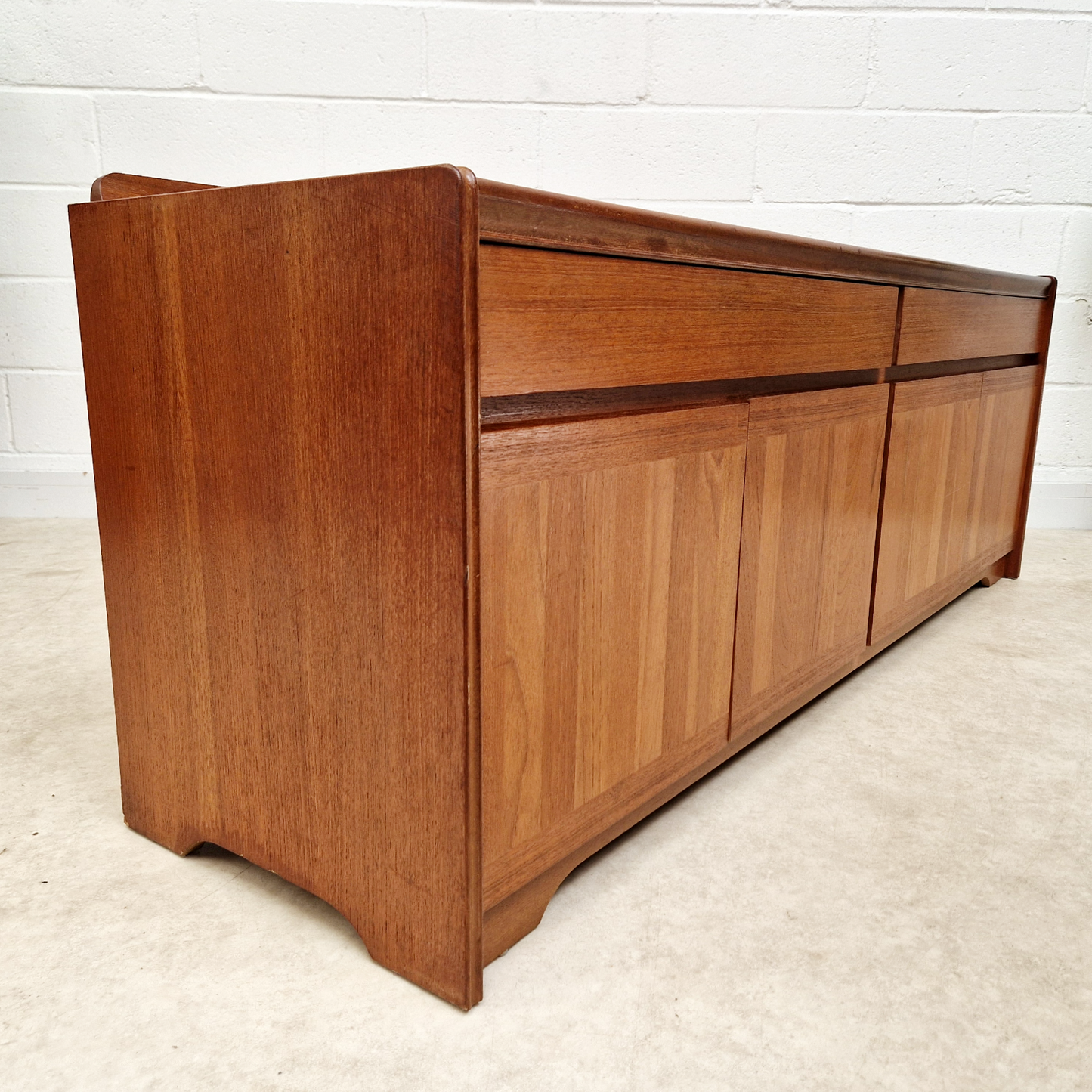 William Lawrence Vintage Mid Century 1960s Danish Deisign Sideboard Credenza