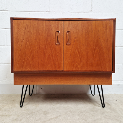 G Plan Fresco Red Label Vintage Mid Century Pyramid Teak Compact Sideboard Cabinet