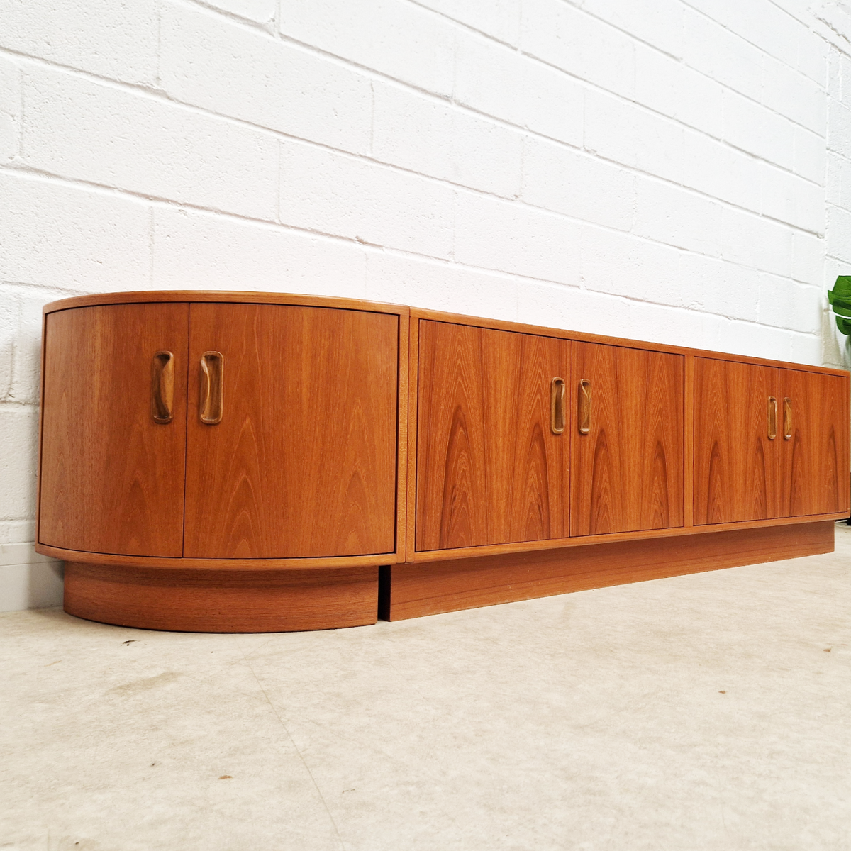G Plan Fresco Vintage Mid Century Pyramid Teak Danish Design Extended Sideboard LP Storage PG339