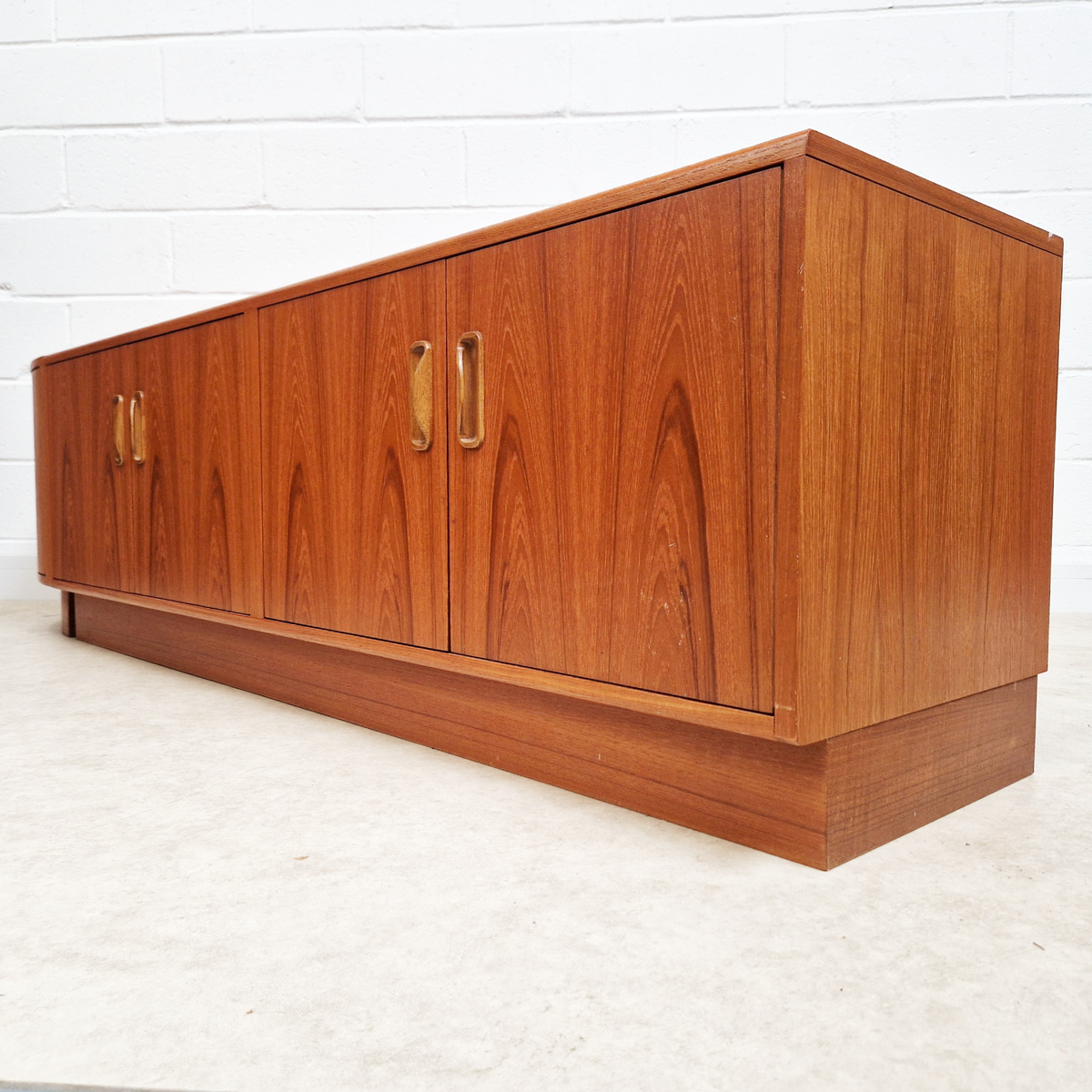 G Plan Fresco Vintage Mid Century Pyramid Teak Danish Design Extended Sideboard LP Storage PG339