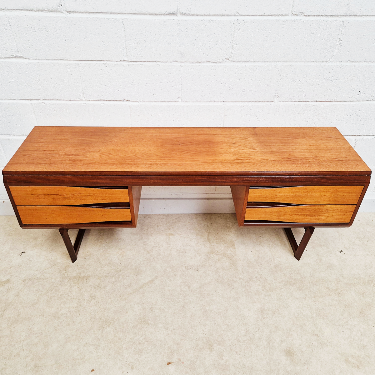 White & Newton Vintage Mid Century Nordic Design Desk Vanity