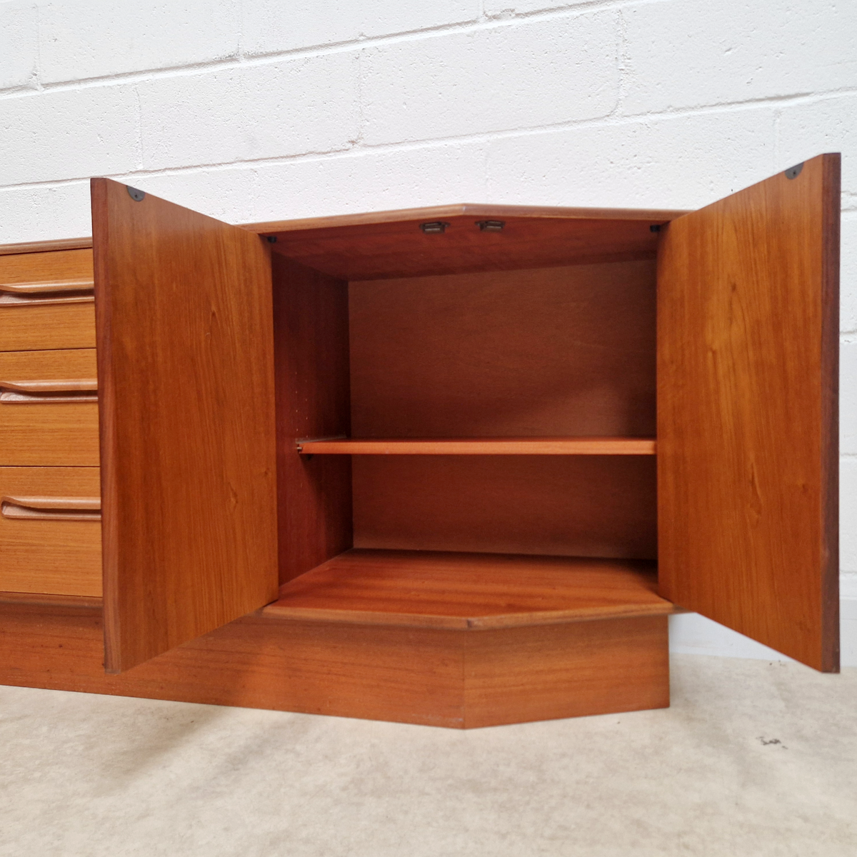 V.B Wilkins G Plan Red Label Vintage Mid Century Danish Design Sideboard Credenza PG318