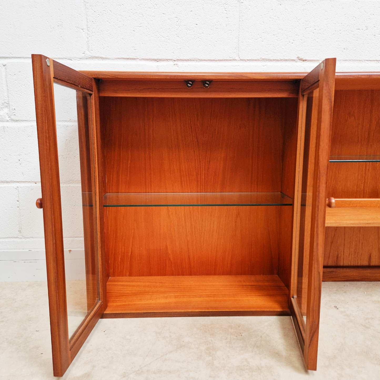 G Plan Vintage Mid Century Medium Teak & Glazed Glass Low Sideboard Bookcase Drinks Cabinet