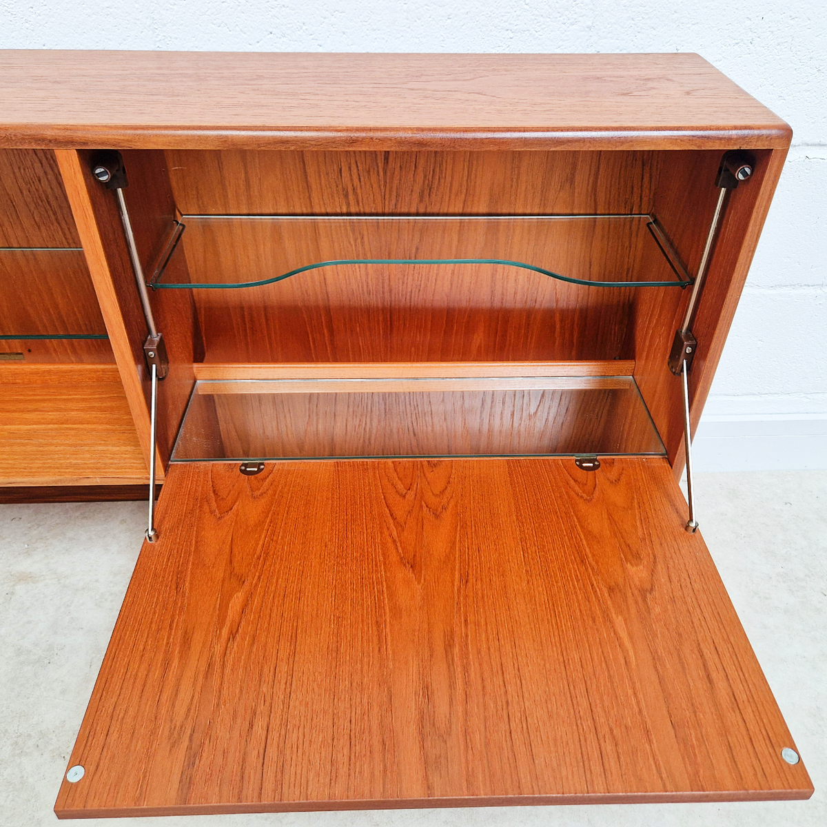 G Plan Vintage Mid Century Medium Teak & Glazed Glass Low Sideboard Bookcase Drinks Cabinet