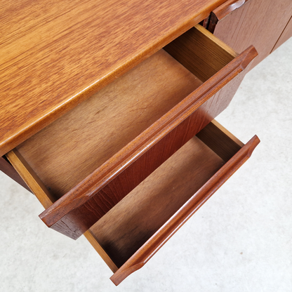 Morris Vintage Mid Century Medium Teak Danish Design Sideboard Buffet Credenza