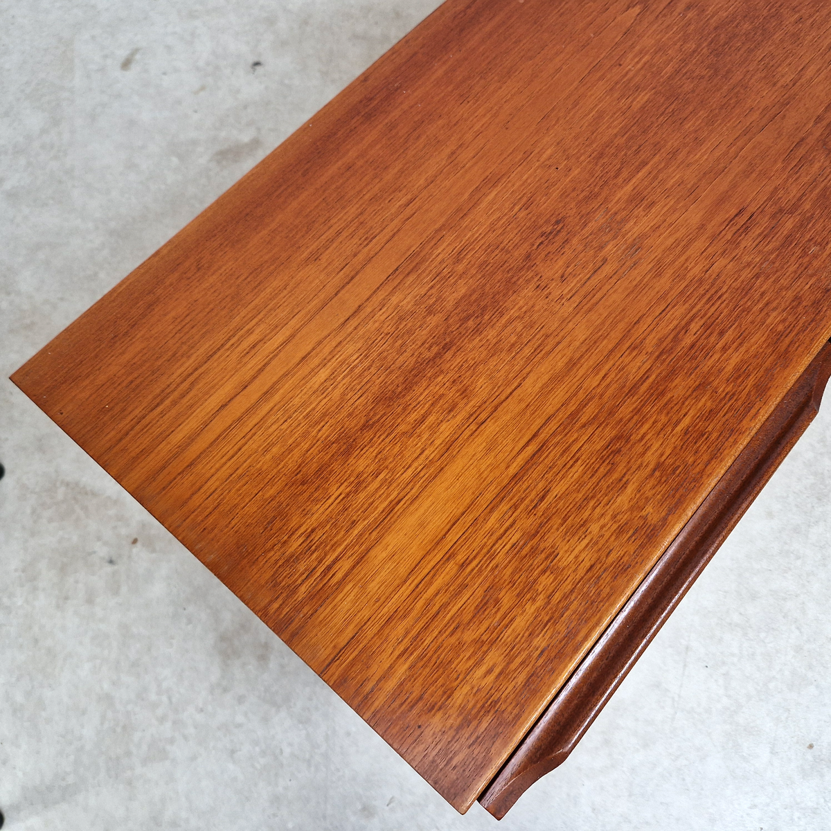 Morris Vintage Mid Century Medium Teak Danish Design Sideboard Buffet Credenza