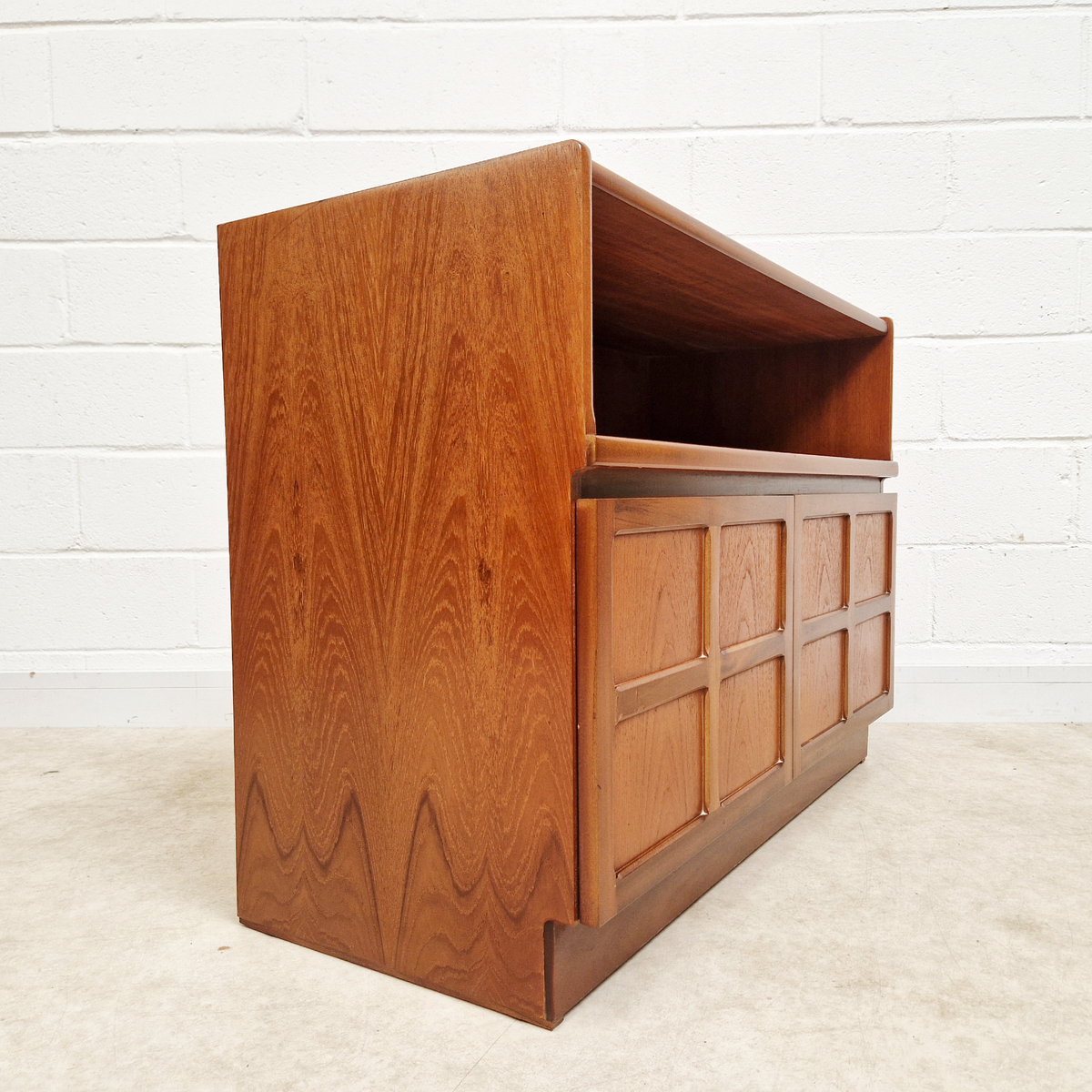 Nathan Vintage Mid Century Medium Teak Compact Sideboard Entertainment Unit