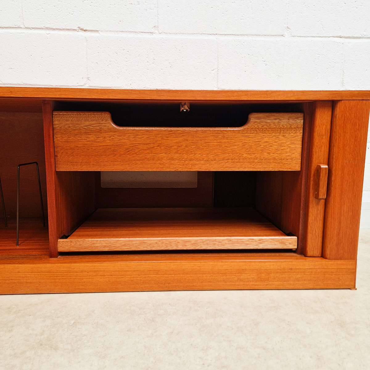 G Plan Vintage Mid Century Pyramid Teak Sideboard Media Unit LP Storage PG326