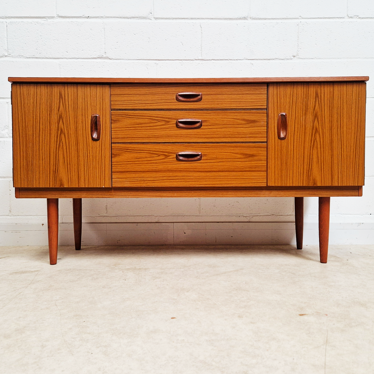 Schreiber Vintage Mid Century Medium Teak Retro Danish Design Compact Sideboard