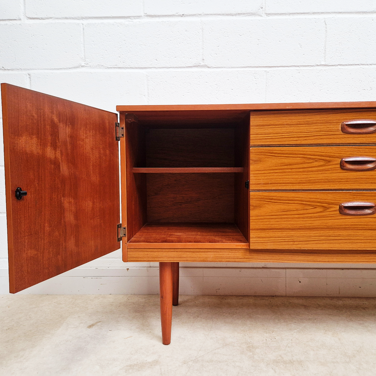 Schreiber Vintage Mid Century Medium Teak Retro Danish Design Compact Sideboard