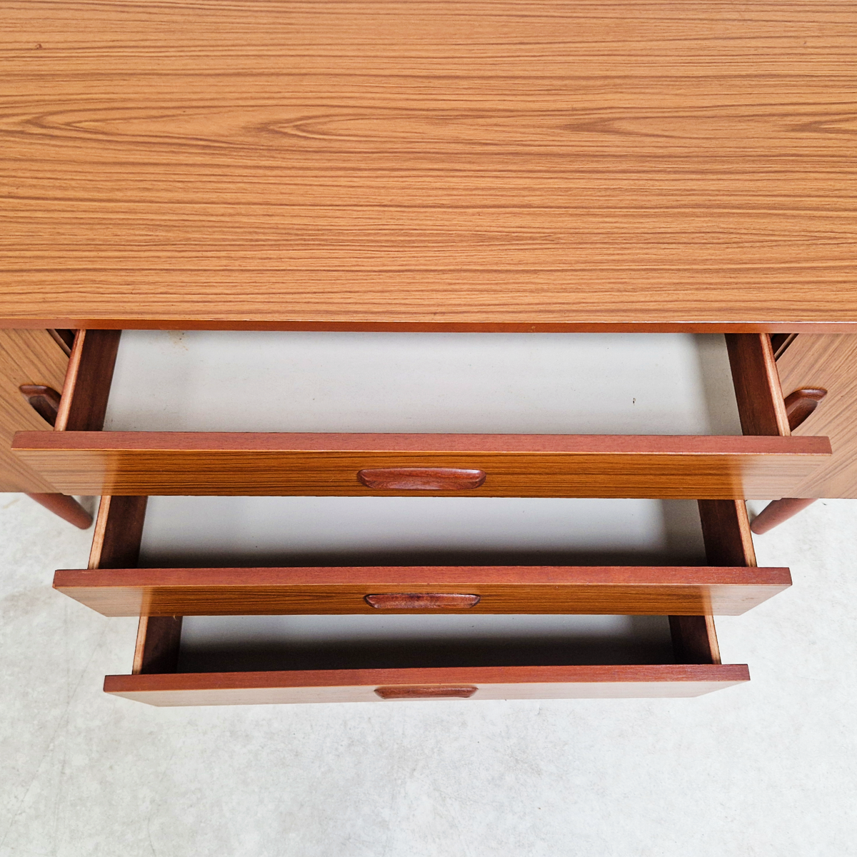 Schreiber Vintage Mid Century Medium Teak Retro Danish Design Compact Sideboard