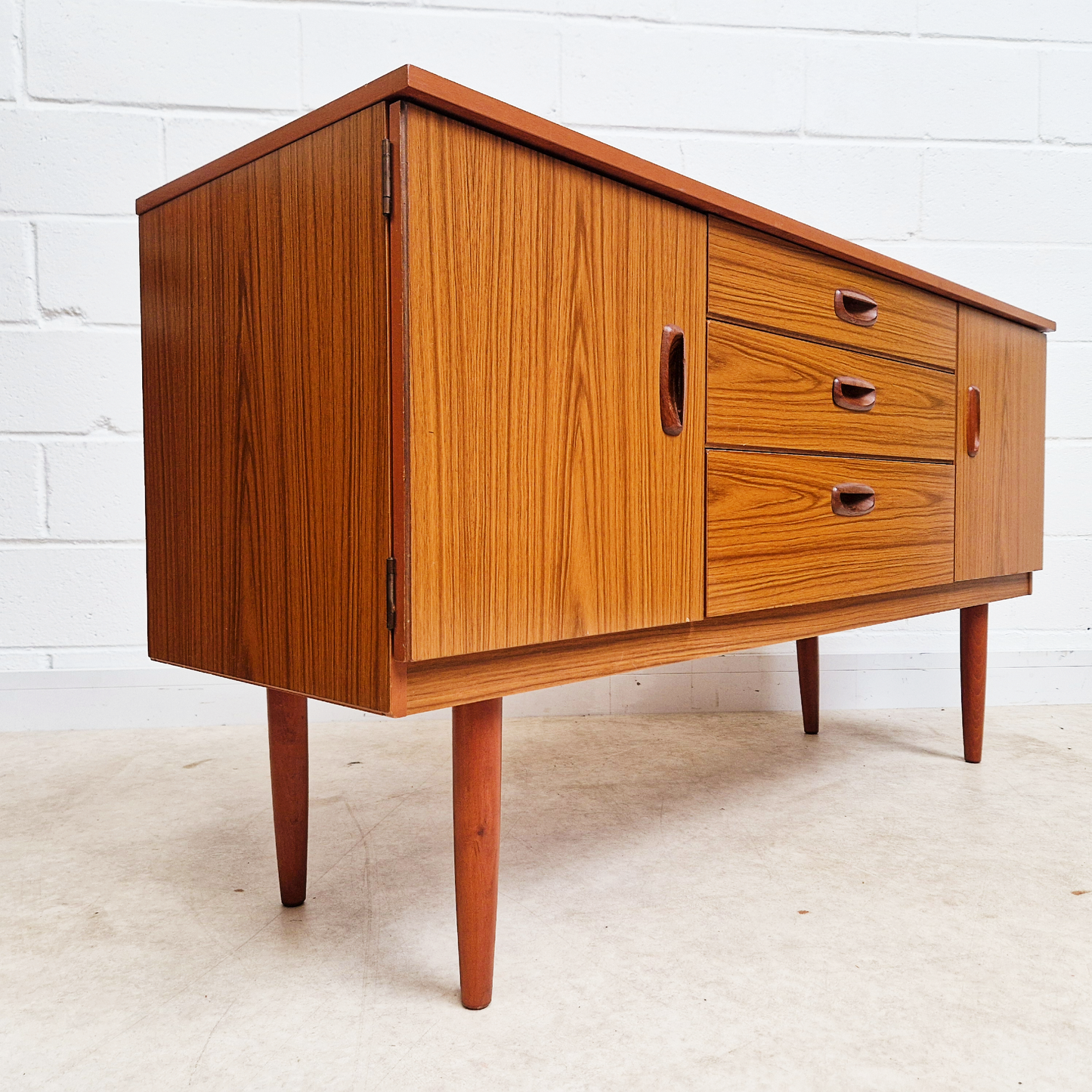 Schreiber Vintage Mid Century Medium Teak Retro Danish Design Compact Sideboard