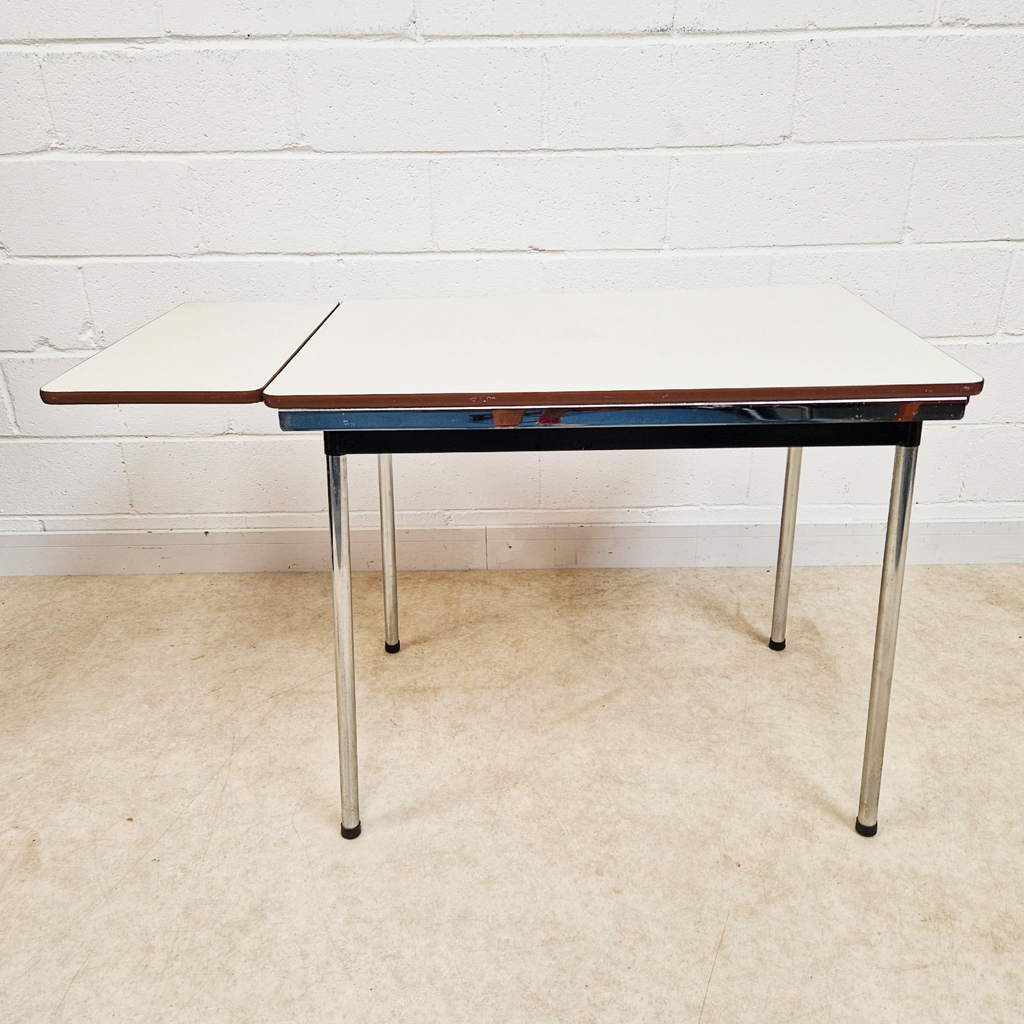 Tavo Meubel Vintage 1960s Formica & Chrome Extending Dining Kitchen Table & Chair Set