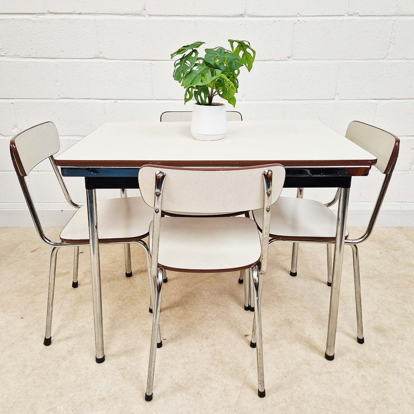 Tavo Meubel Vintage 1960s Formica & Chrome Extending Dining Kitchen Table & Chair Set