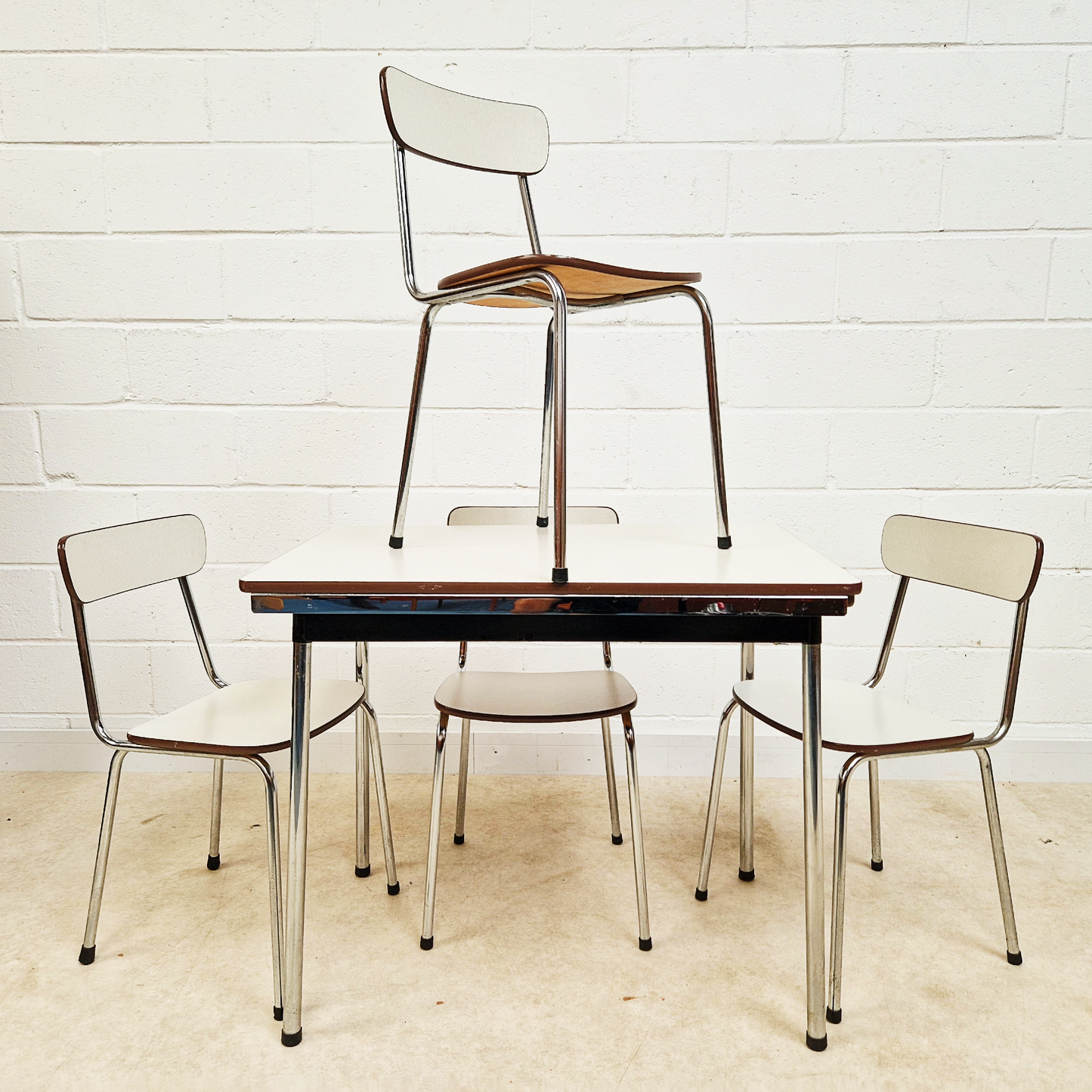 Tavo Meubel Vintage 1960s Formica & Chrome Extending Dining Kitchen Table & Chair Set