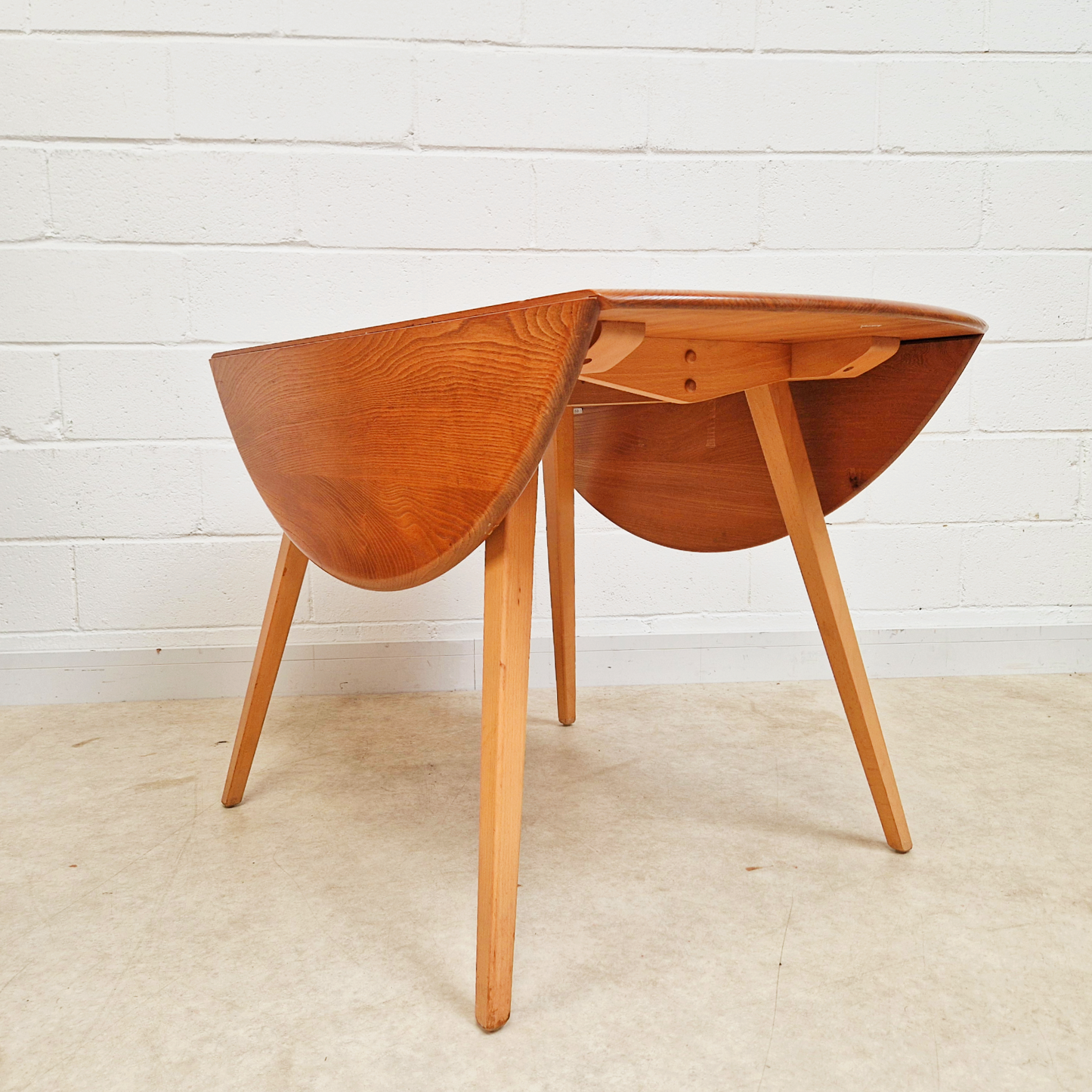 Ercol Windsor Solid Elm Vintage Mid Century Drop Leaf Danish Design Dining Table PG324A