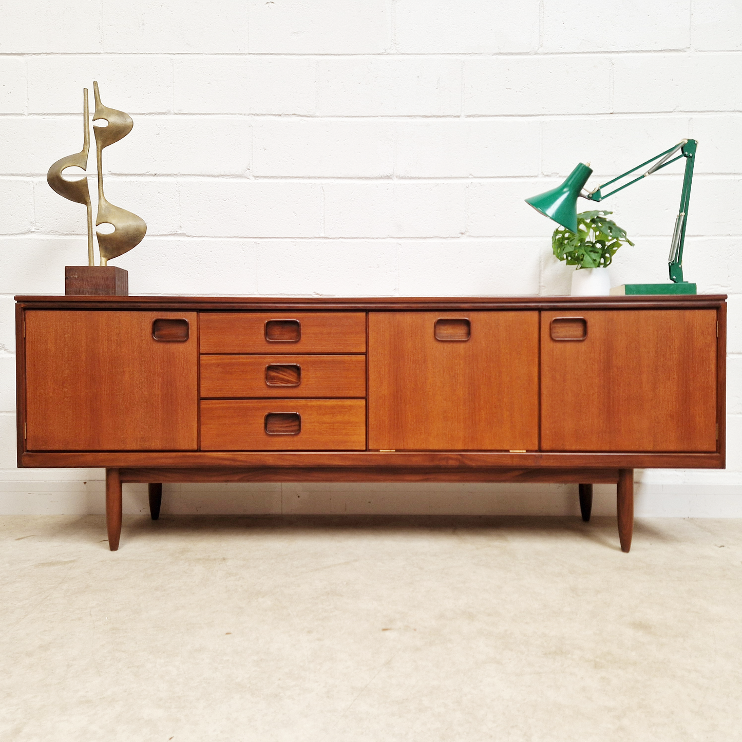 William Lawrence Gold Label Vintage 1960s Mid Century Sideboard Credenza PG333