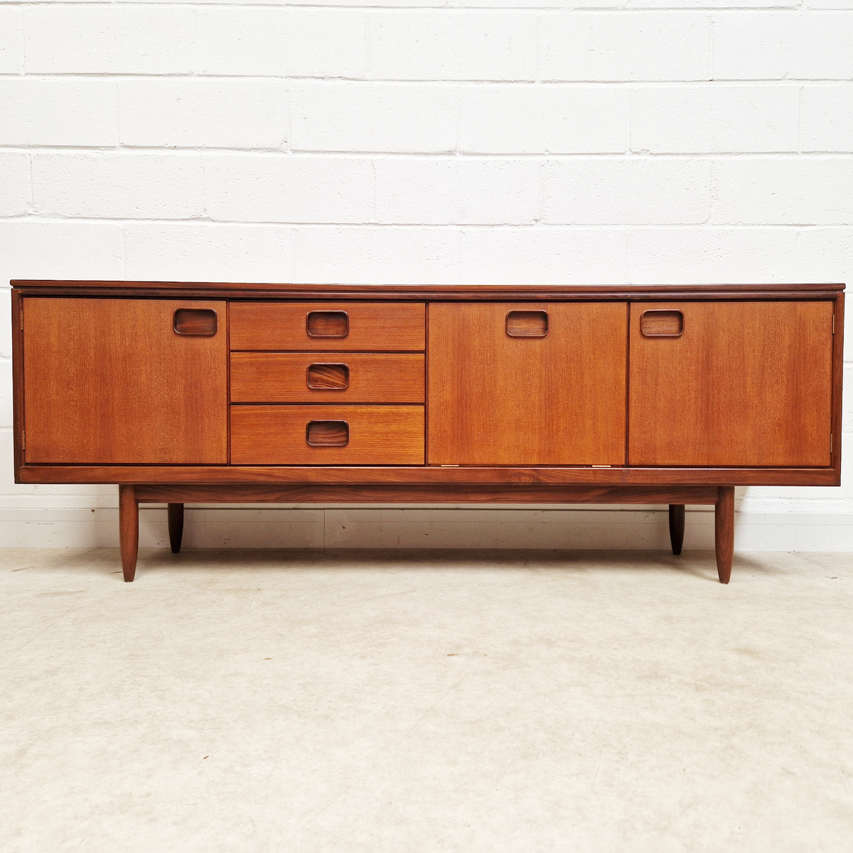 William Lawrence Gold Label Vintage 1960s Mid Century Sideboard Credenza PG333