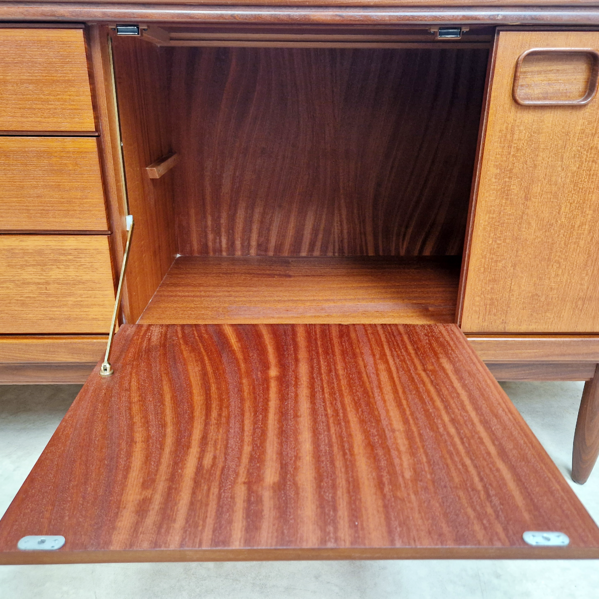 William Lawrence Gold Label Vintage 1960s Mid Century Sideboard Credenza PG333