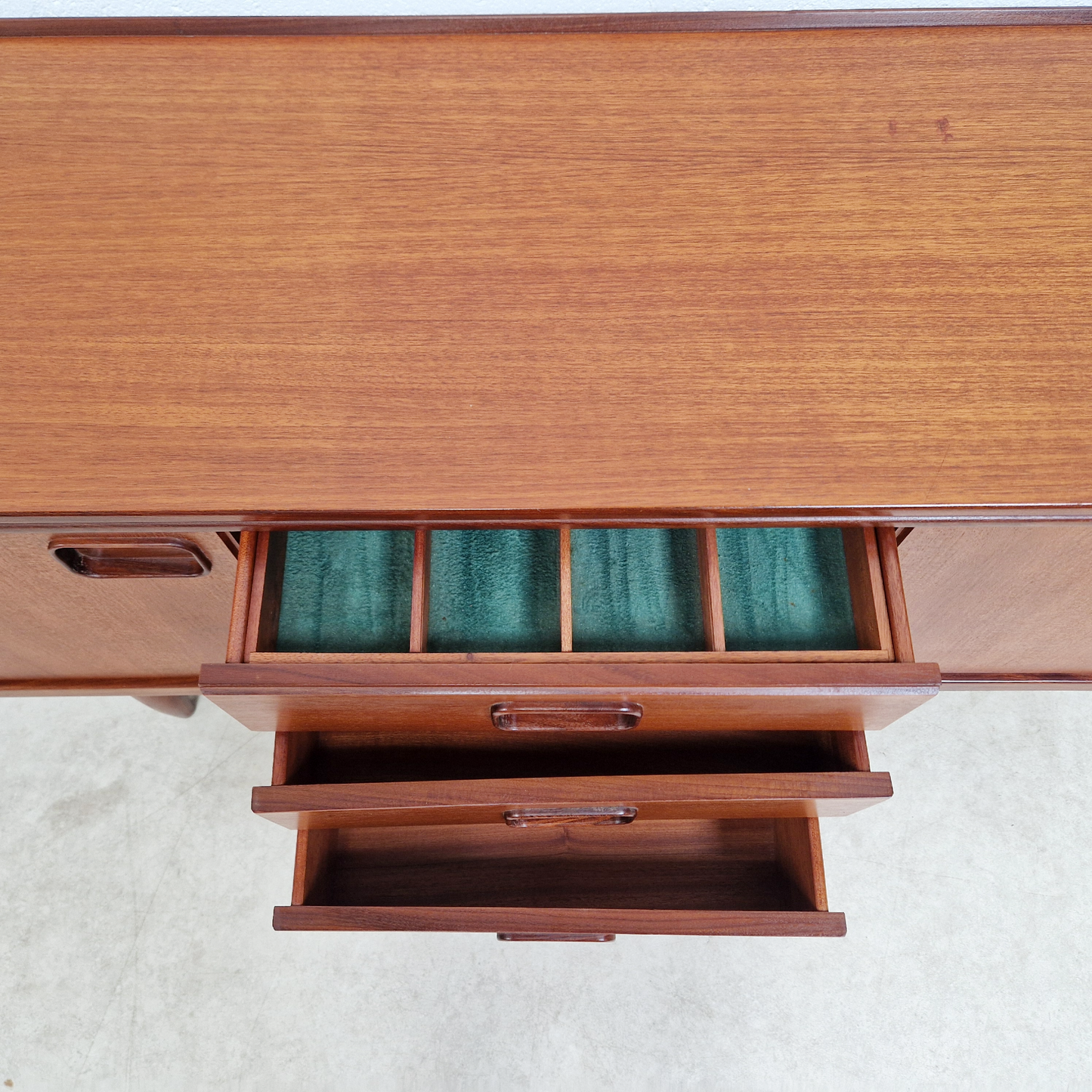 William Lawrence Gold Label Vintage 1960s Mid Century Sideboard Credenza PG333