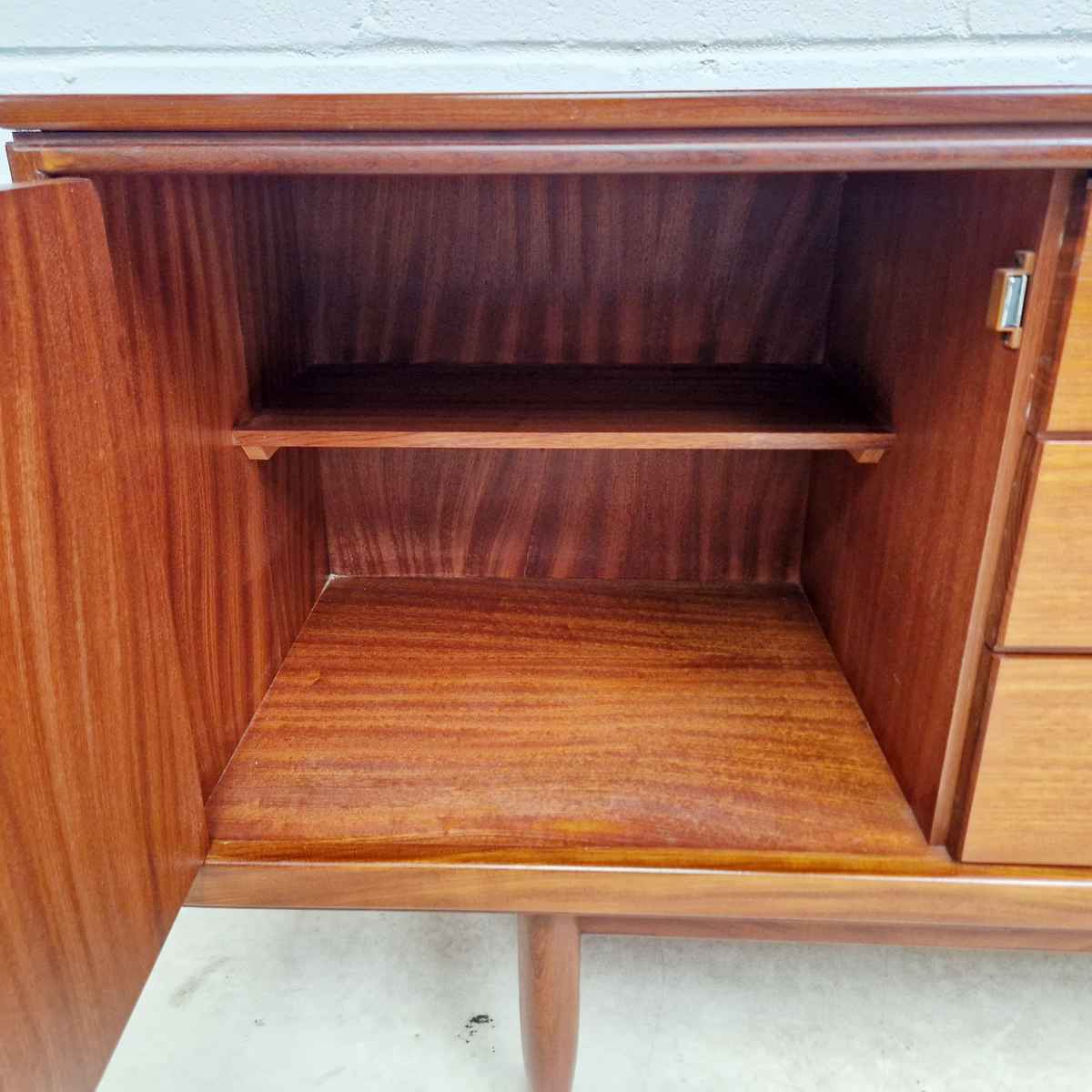 William Lawrence Gold Label Vintage 1960s Mid Century Sideboard Credenza PG333