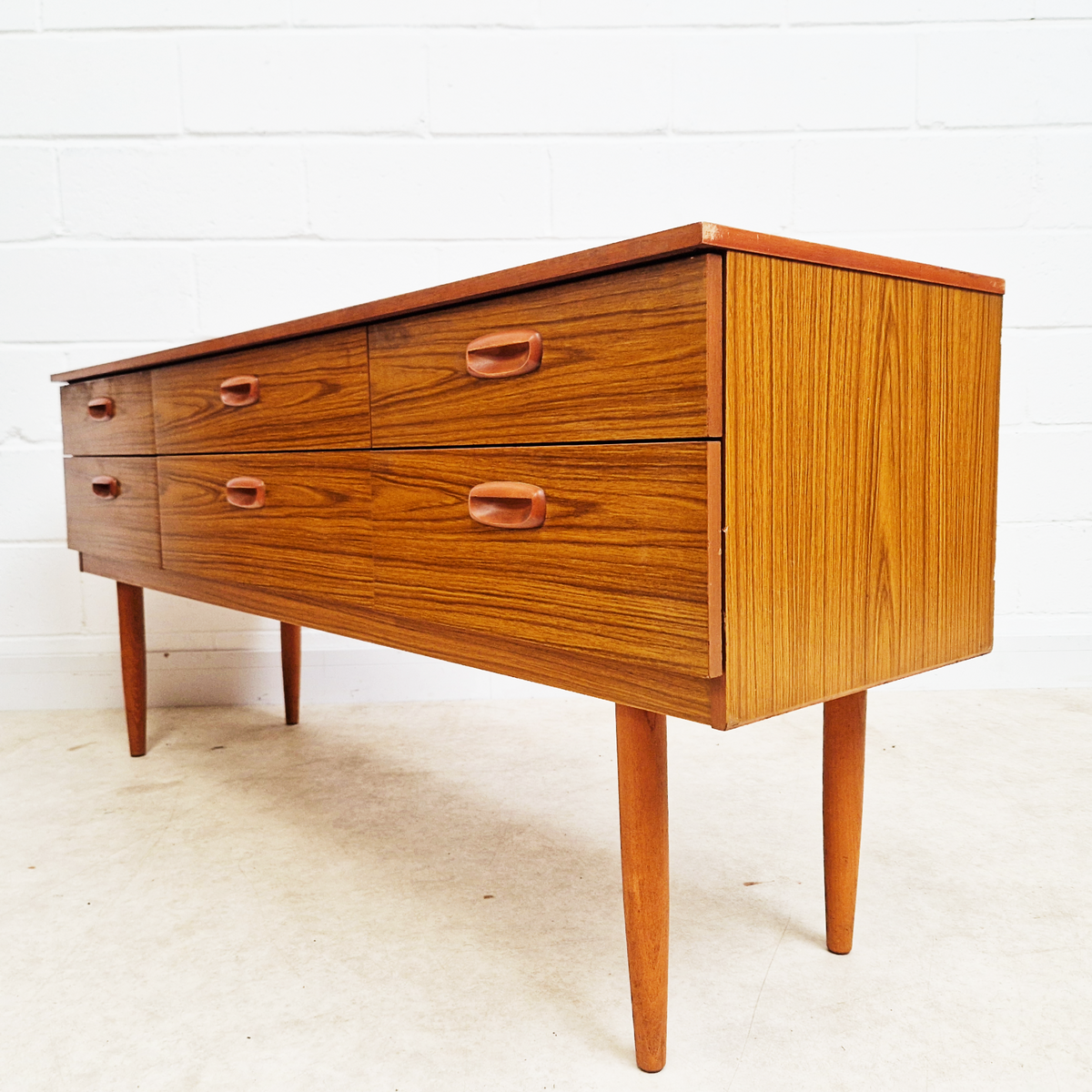 Schreiber Vintage Mid Century Scandinavian Design Sideboard Credenza