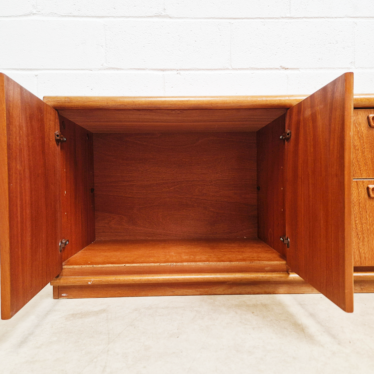 Meredew Vintage Mid Century Danish Design Medium Teak Long Sideboard Buffet Credenza