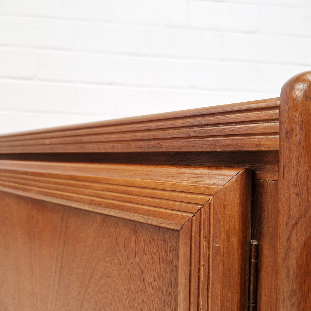 Vintage Mid Century Danish Design Medium Teak Sideboard Buffet Credenza