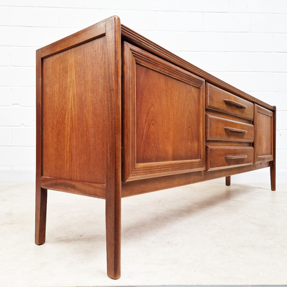 Vintage Mid Century Danish Design Medium Teak Sideboard Buffet Credenza